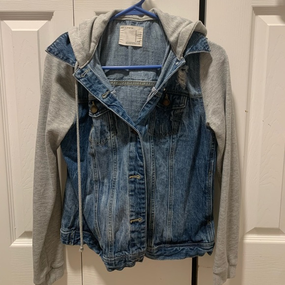 Jean Hoodie. - Picture 1 of 1